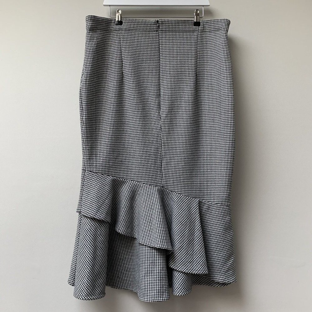 Marks & Spencer Midi Skirt Size UK 18 Houndstooth Asymmetrical Hem Thick Heavy - Picture 2 of 10